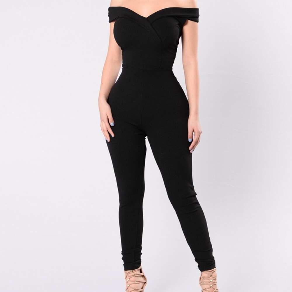 Fashion nova jumpsuit small